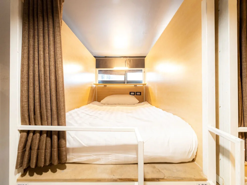 Khao San Social Capsule Hostel