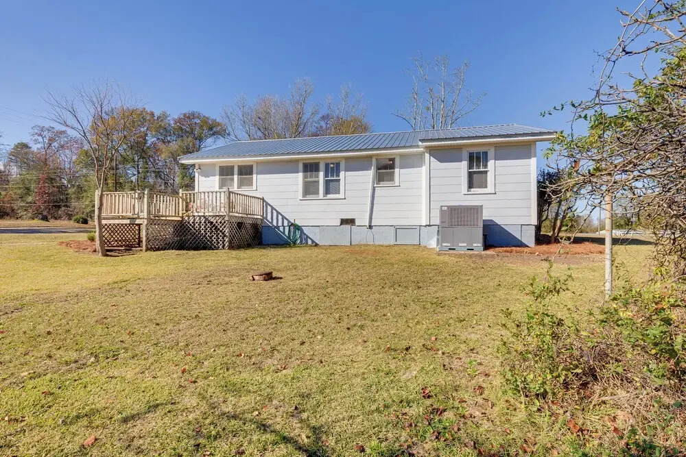 Quiet Grove Hill Cottage w/ Wraparound Deck!