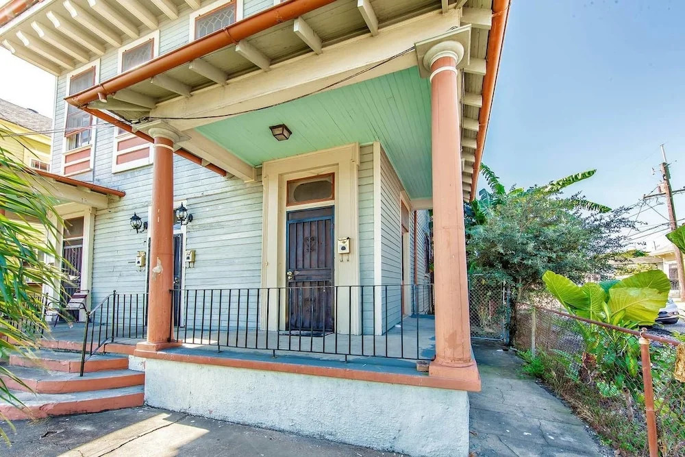 Authentic 2br/2ba in Historic Treme by Domio