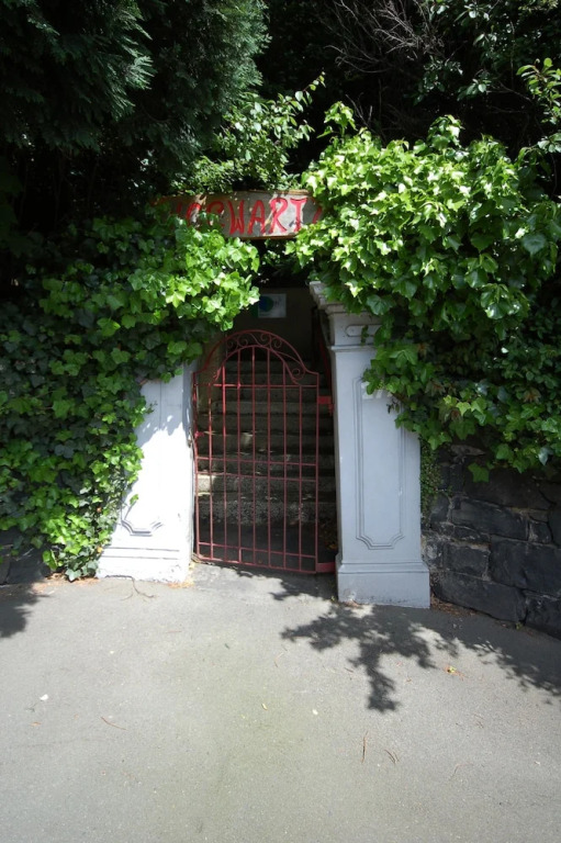 Hogwartz Backpackers and Studios