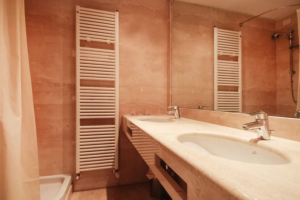 Posh Neighbourhood Apartment