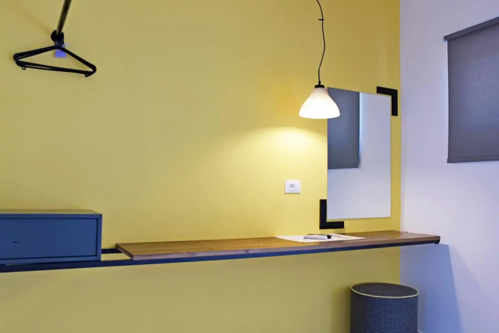 Hillside Studios & Apartments