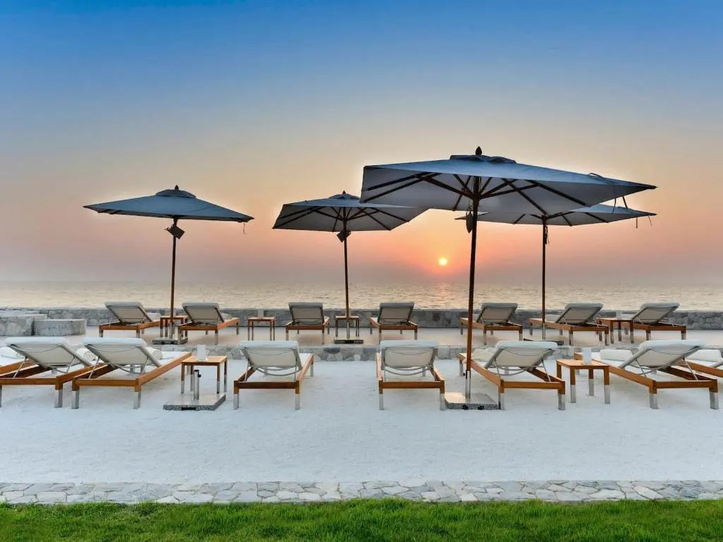 Stunning sunset on 30th floor beach front@Veranda