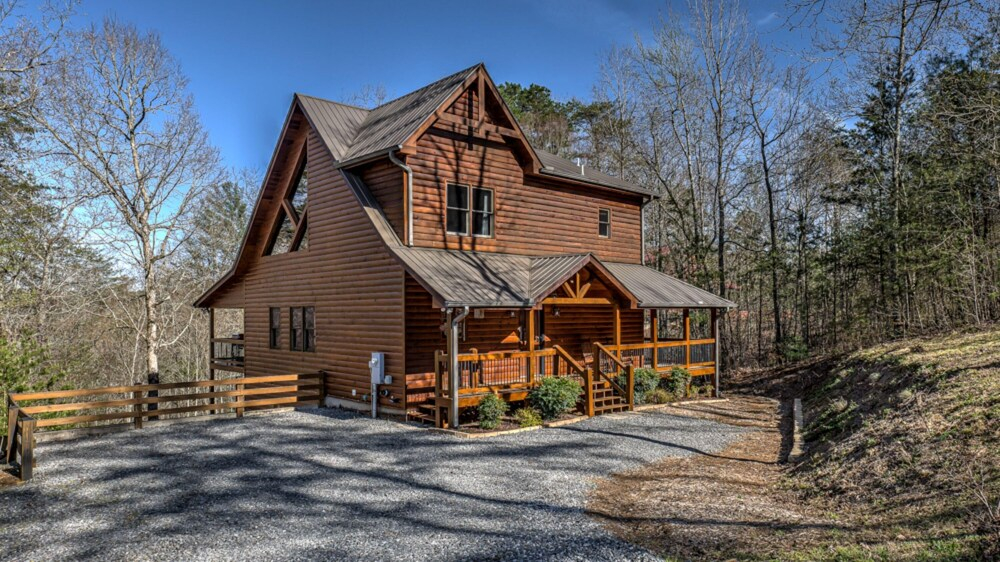 Lazy Dayz Getaway by Escape to Blue Ridge