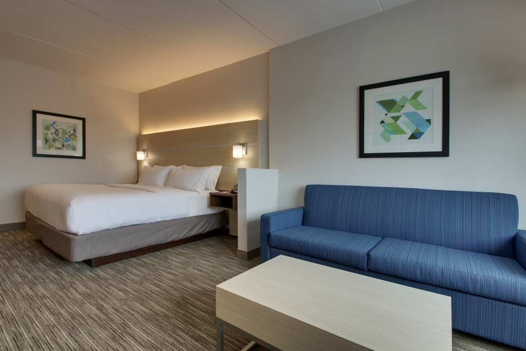 Holiday Inn Express & Suites - Elizabethtown North by IHG