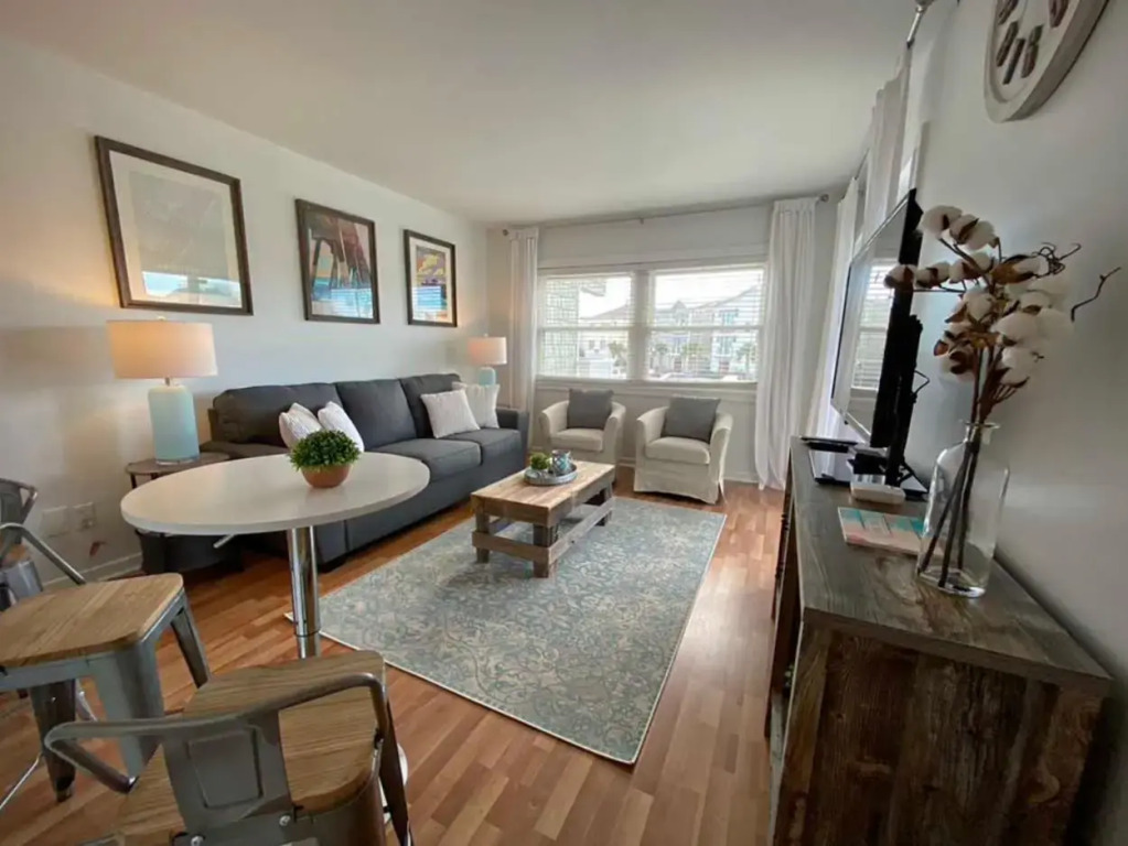 Wright By The Pier by Sea Scape Properties
