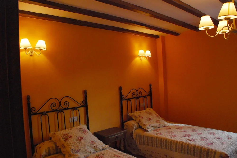Rural House "casa Fresneda",rustic Lodging With Calm and Charm