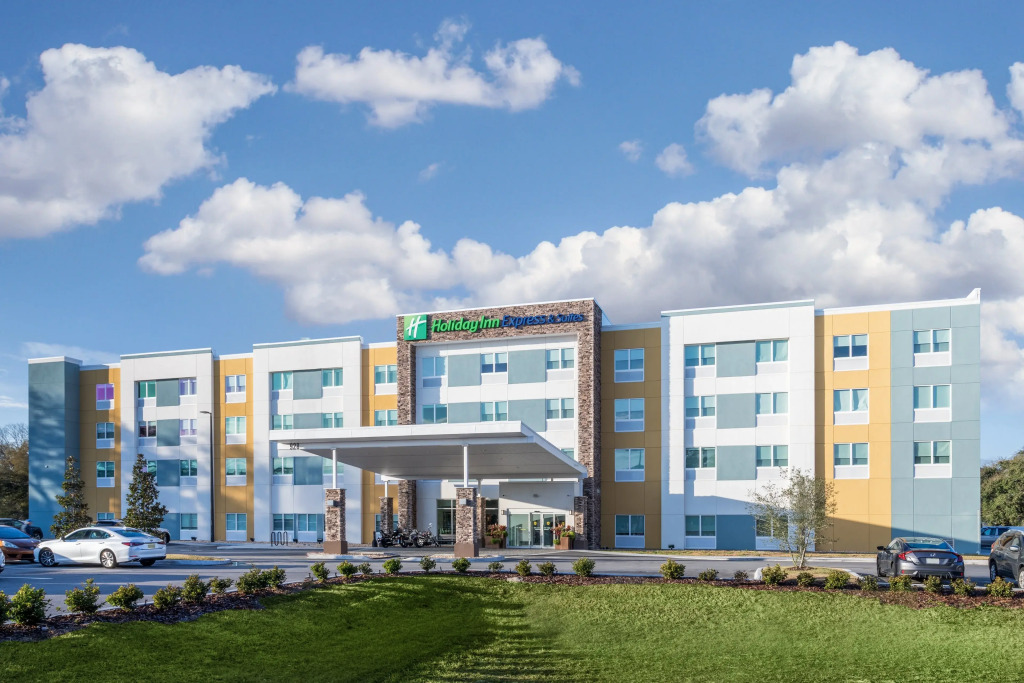 Holiday Inn Express & Suites Wildwood The Villages by IHG