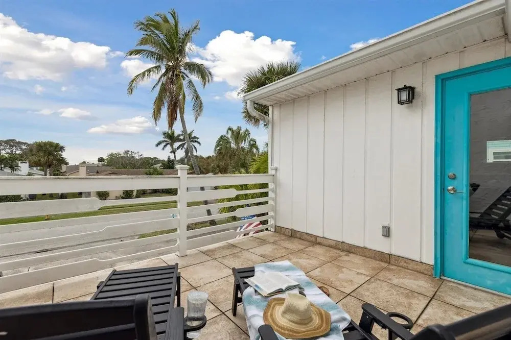 10 Colonial Drive