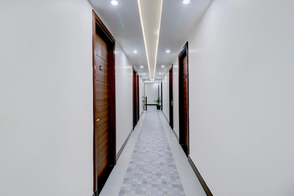 Super Townhouse Oak FRI Dehradun Formerly Hotel EL Portrait