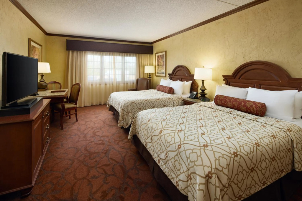 Chateau on the Lake Resort Spa and Convention Center