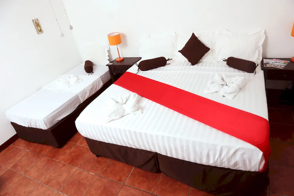 Hostal Sleep Easy Inn