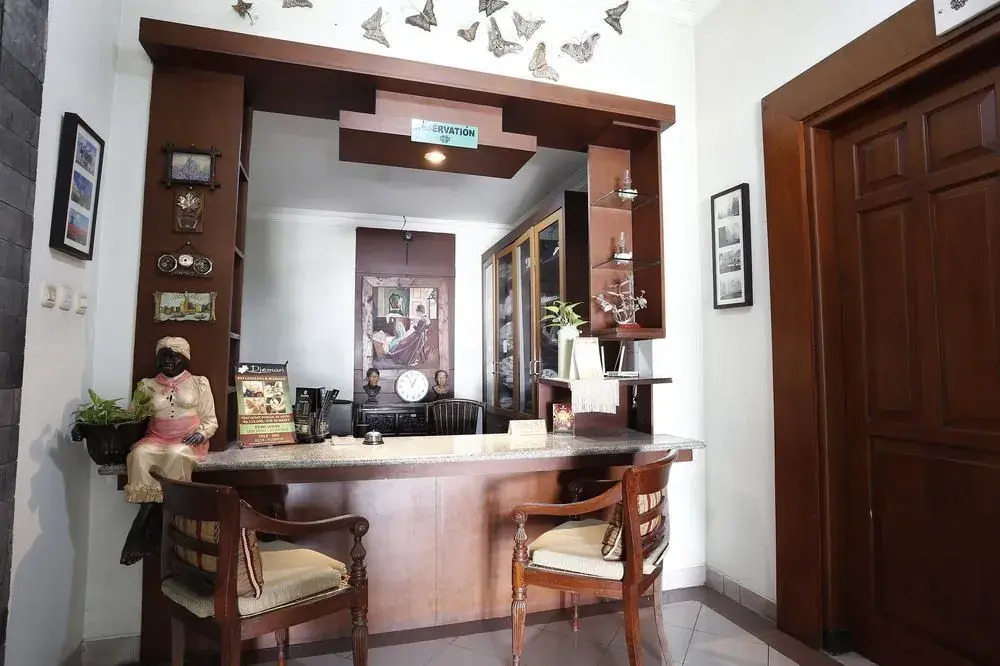 Reddoorz near Lempuyangan Station 2