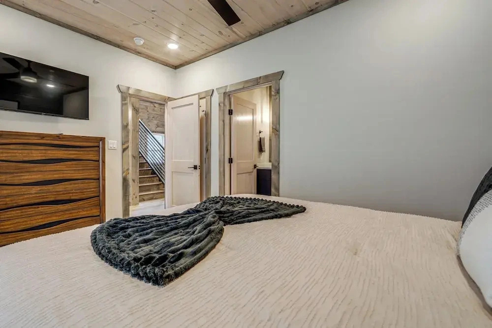 Indoor Pool, Hot Tub! the Smoky Luxe Retreat