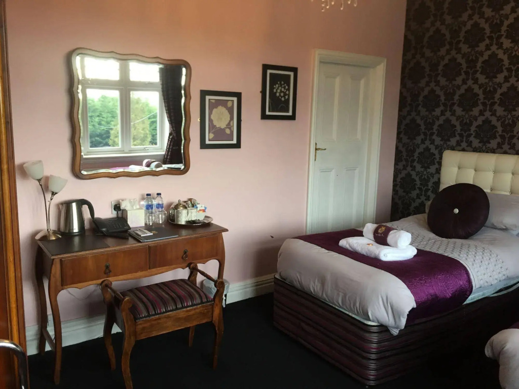 Grimscote Manor Hotel