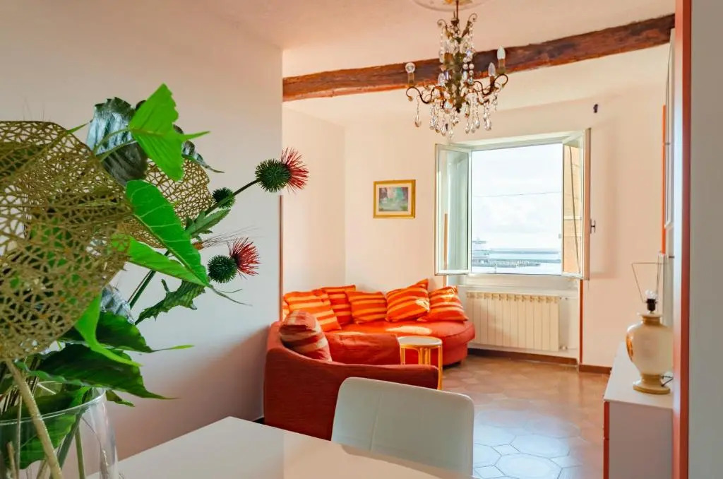 JOIVY Sunny 2-Bed Flat Near Aquarium