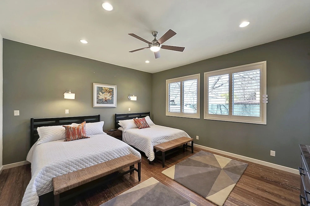 Stylish 3BR in Austin by RedAwning