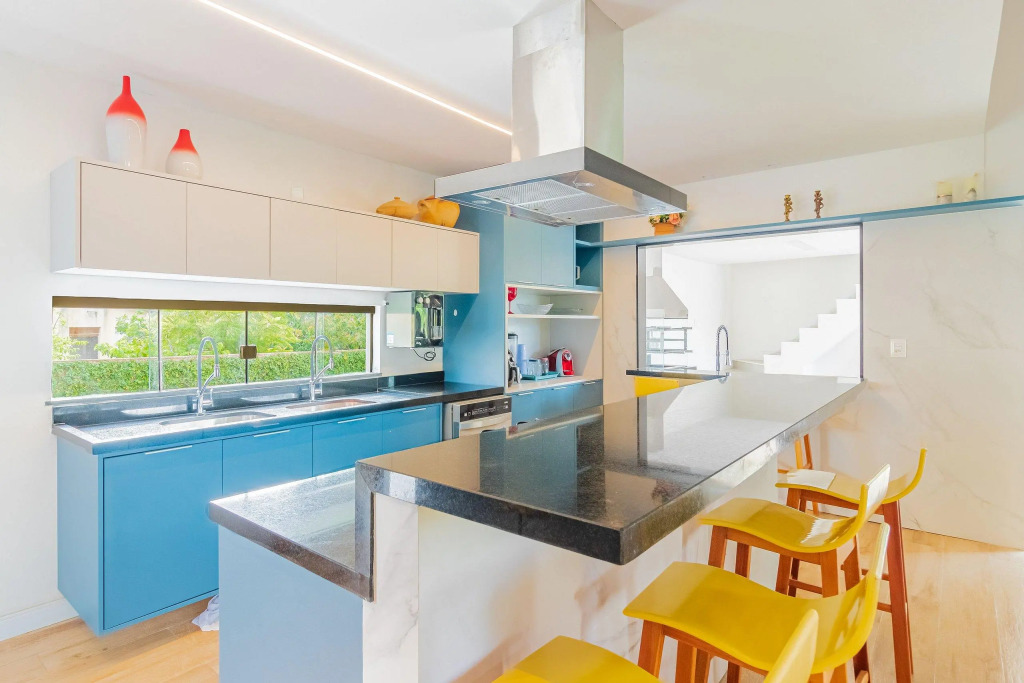 GB77 Ótima Casa 5 Quartos com Piscina e Churrasqueira - Guarajuba