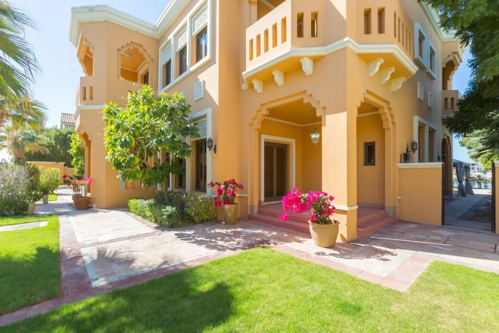 Prvt Pool Beach in Luxury Palm Jumeirah Villa