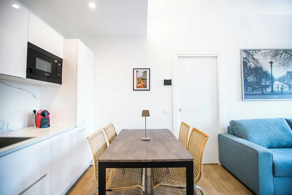 Como Lakeside Suites