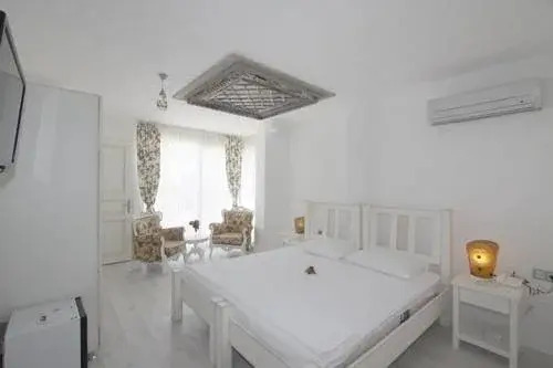 Shaka Marine Boutique Hotel
