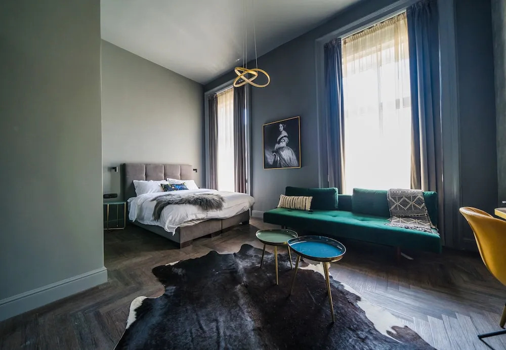 Leo Boutique Rooms
