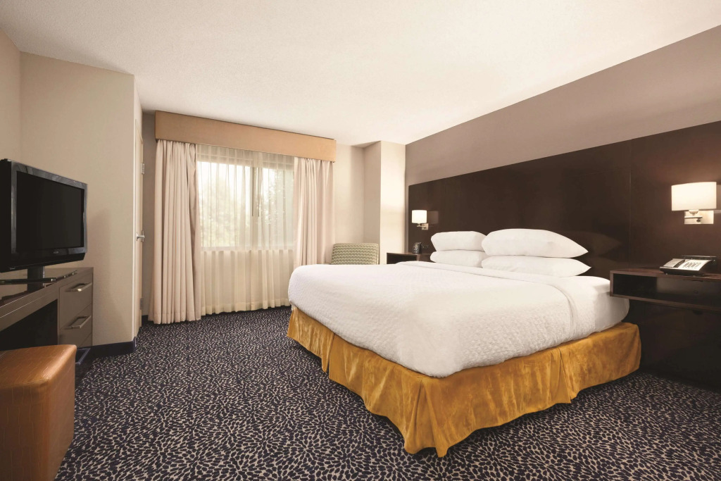 Embassy Suites Louisville East