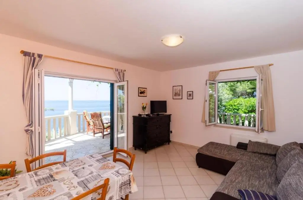 Apartments Plavac Mali