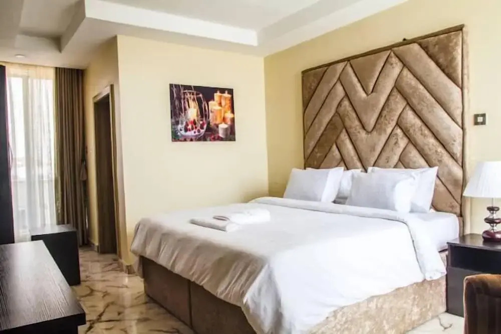 DeGrosvenor Hotel and Suites Lagos