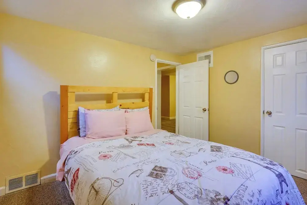 Pueblo House by Riverwalk, 2 Miles to Fairgrounds!