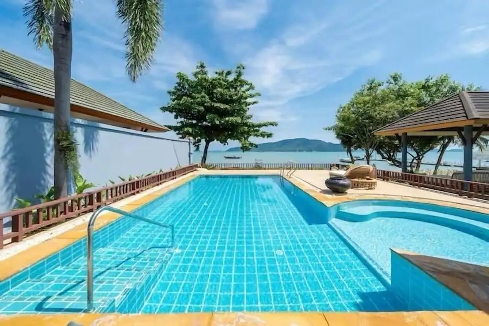 SeaView Villa Private Pool Table V195