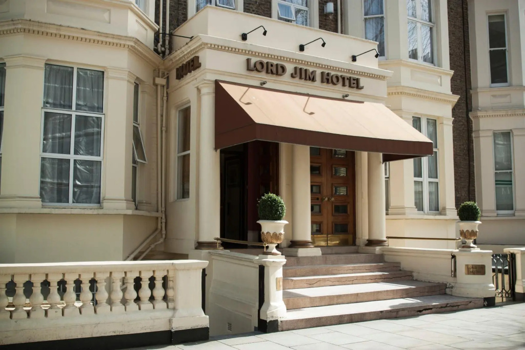 Lord Jim Hotel