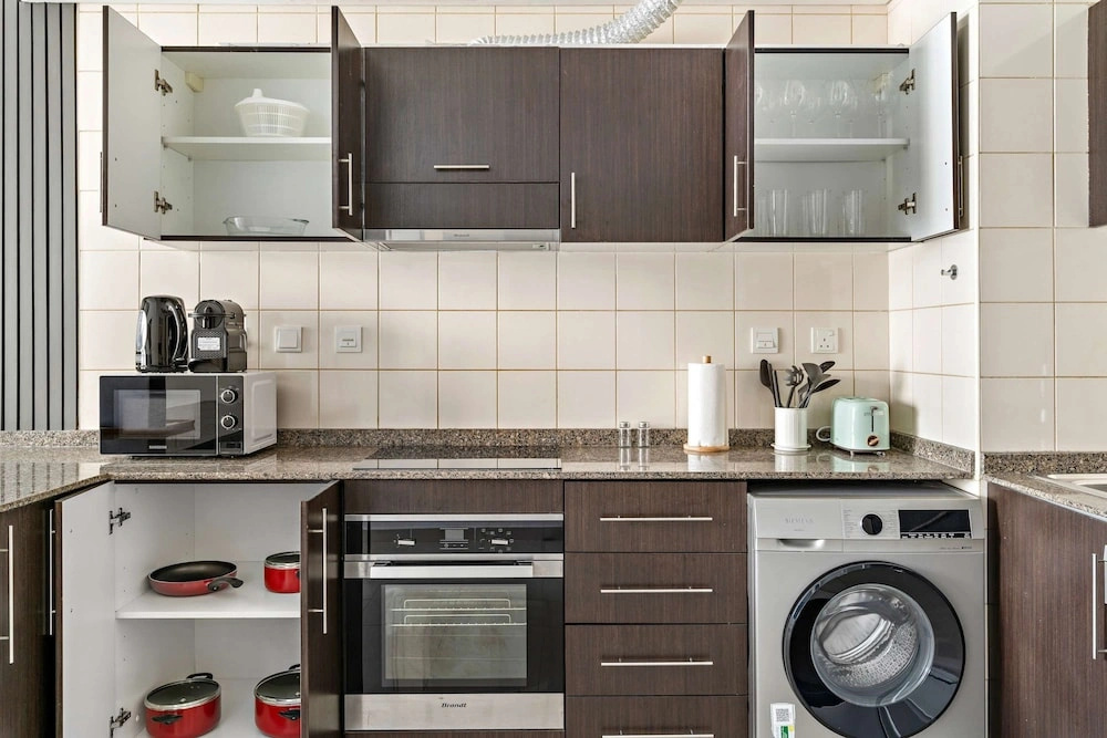 Silkhaus Modern 1BR Dubai Marina Bay Central