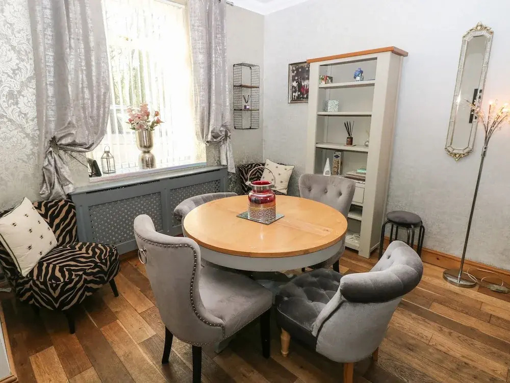 5 Pontardulais Road