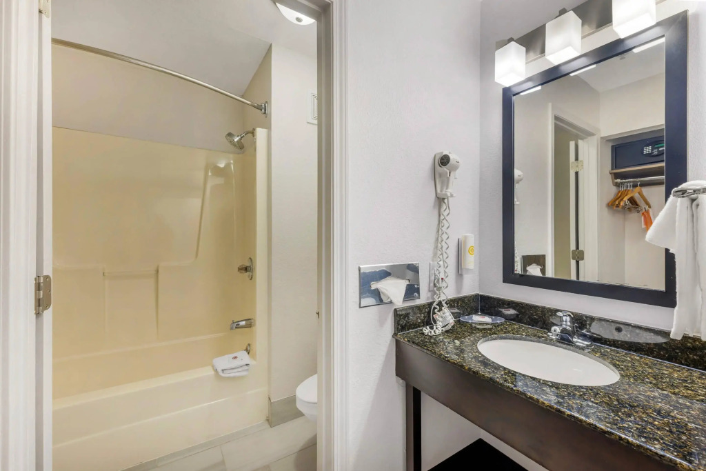 Comfort Inn Bourbonnais near I-57