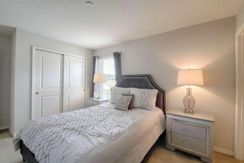 5137 Compass Bay