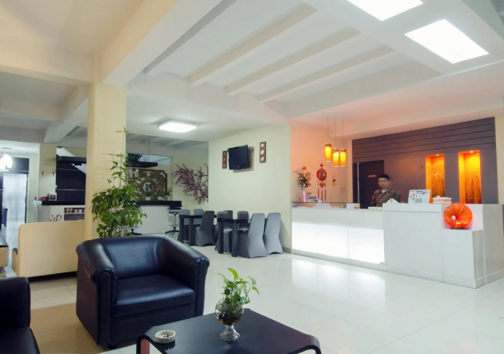 Boulevard Hotel