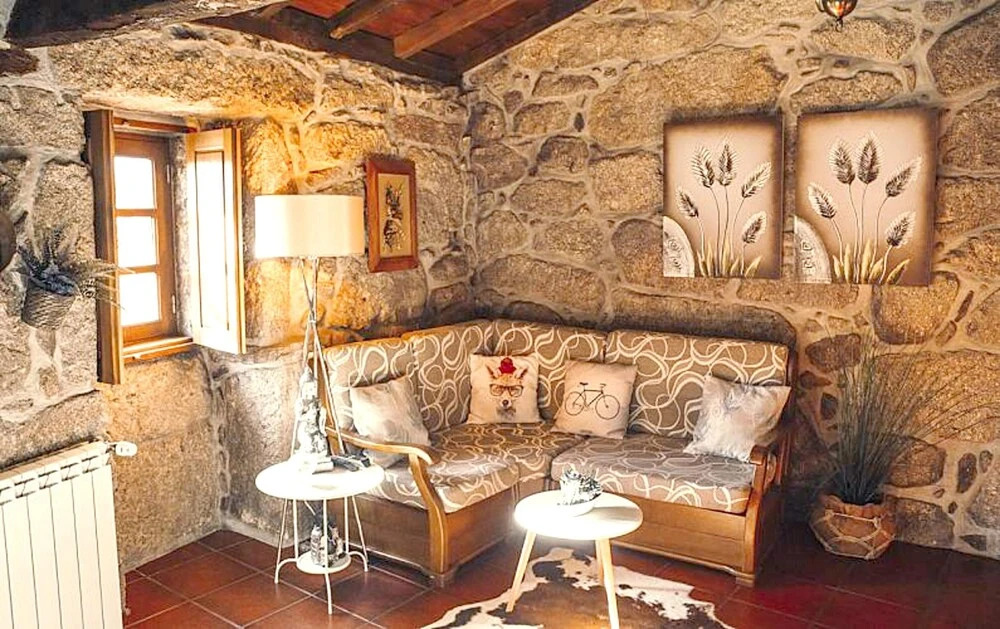 Comfortable house in Lindoso, stunning mountain view