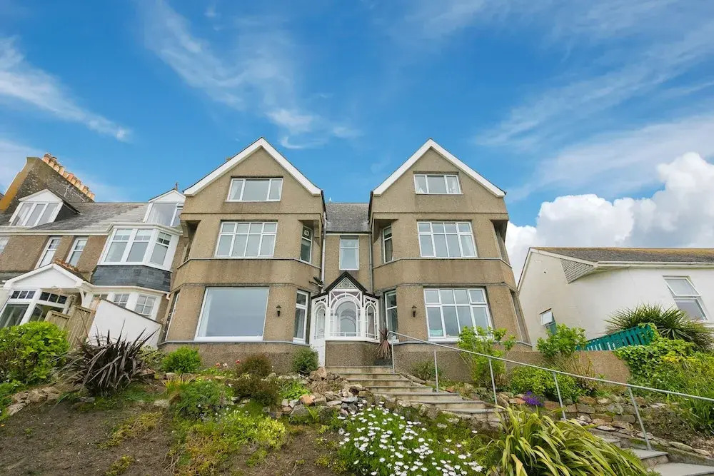 4 Pentowan Court