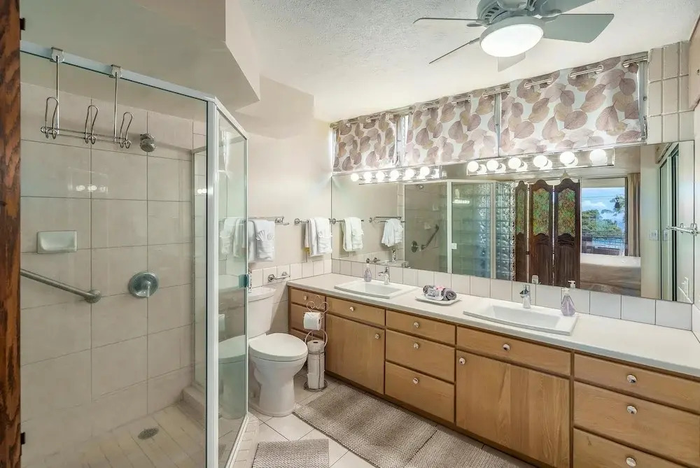 Haleakala Shores A-302 - Stunning Ocean Views, Beautiful Renovation, Wi-fi, & AC