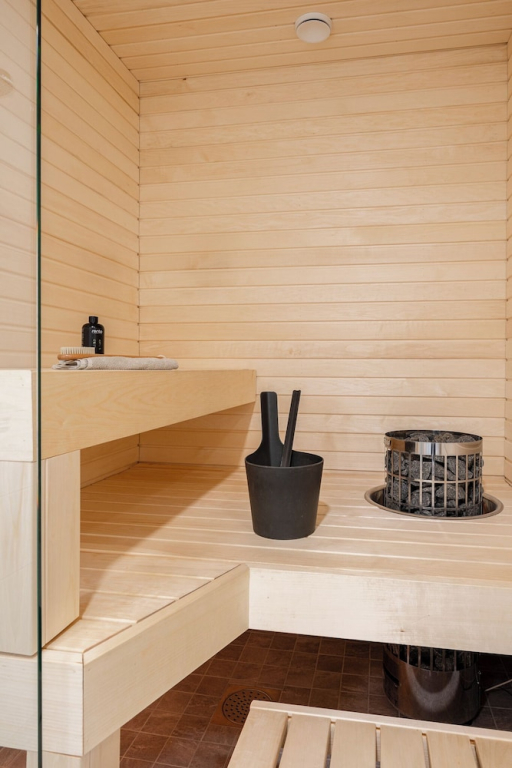 Modern 2BR Apartment with Sauna & Large Balcony