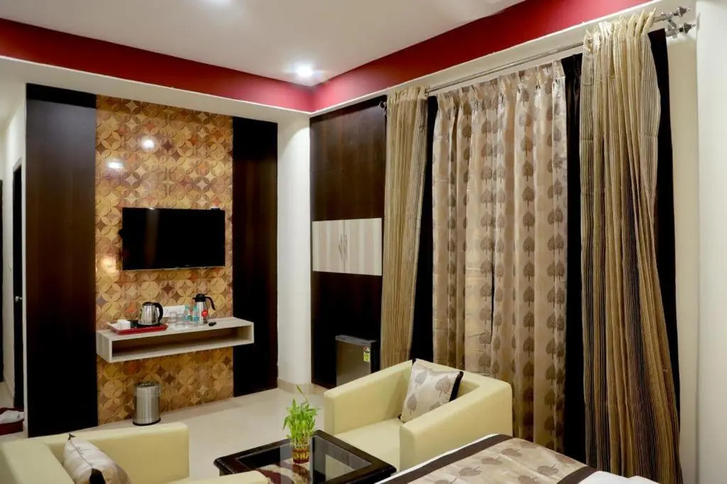 Hotel The Golden Palms ( A unit of MGR Hotels & Resorts)