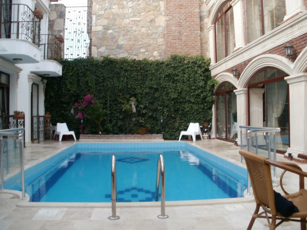 Saint John Hotel