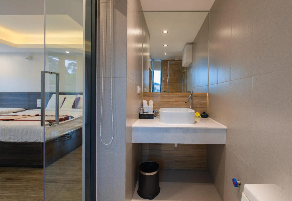 Redpine Condotel