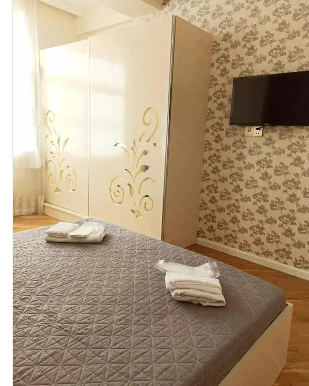 3 комнатная VIP квартира возле метро