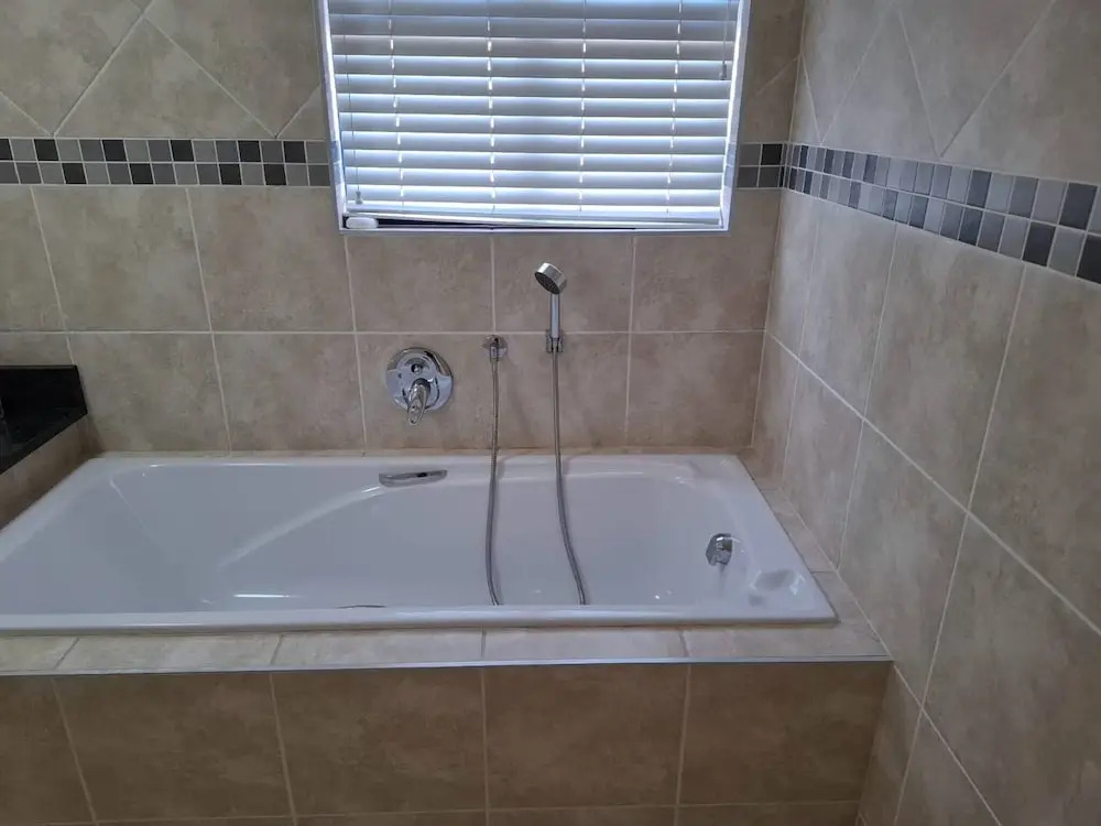 OosiesRus - Charming Langebaan Villa with Garden View
