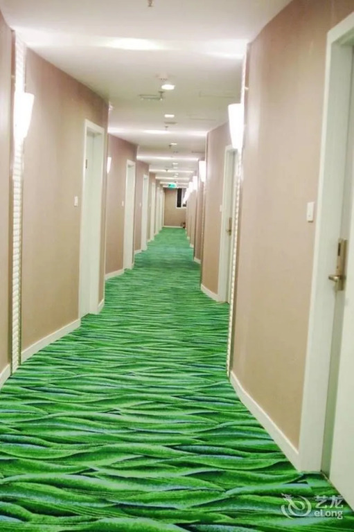 Super 8 Hotel