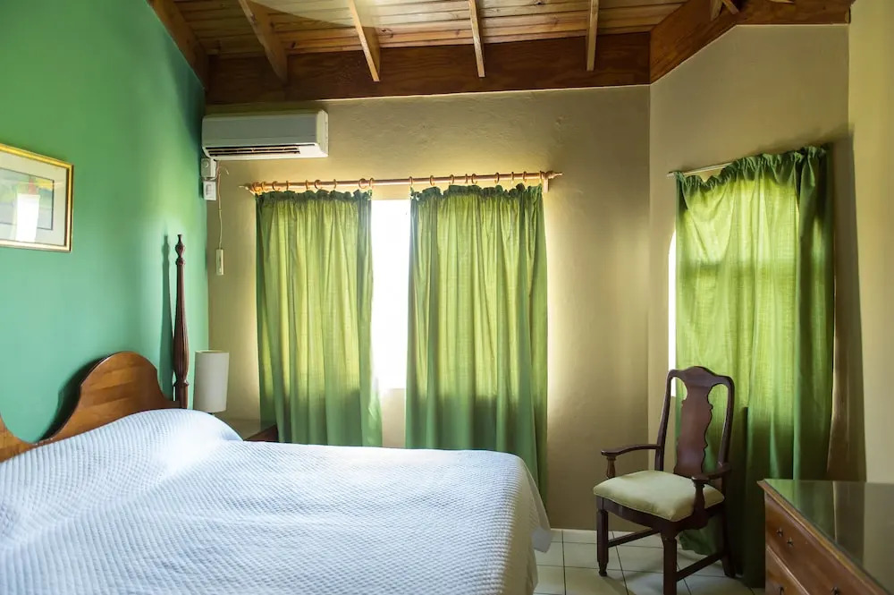 Pipers Cove Resort