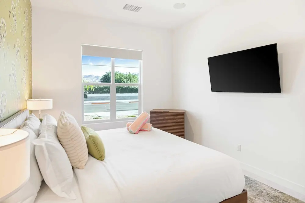 Lumen at Tahquitz: New Build With Pool, Fire Pit & Designer Interiors