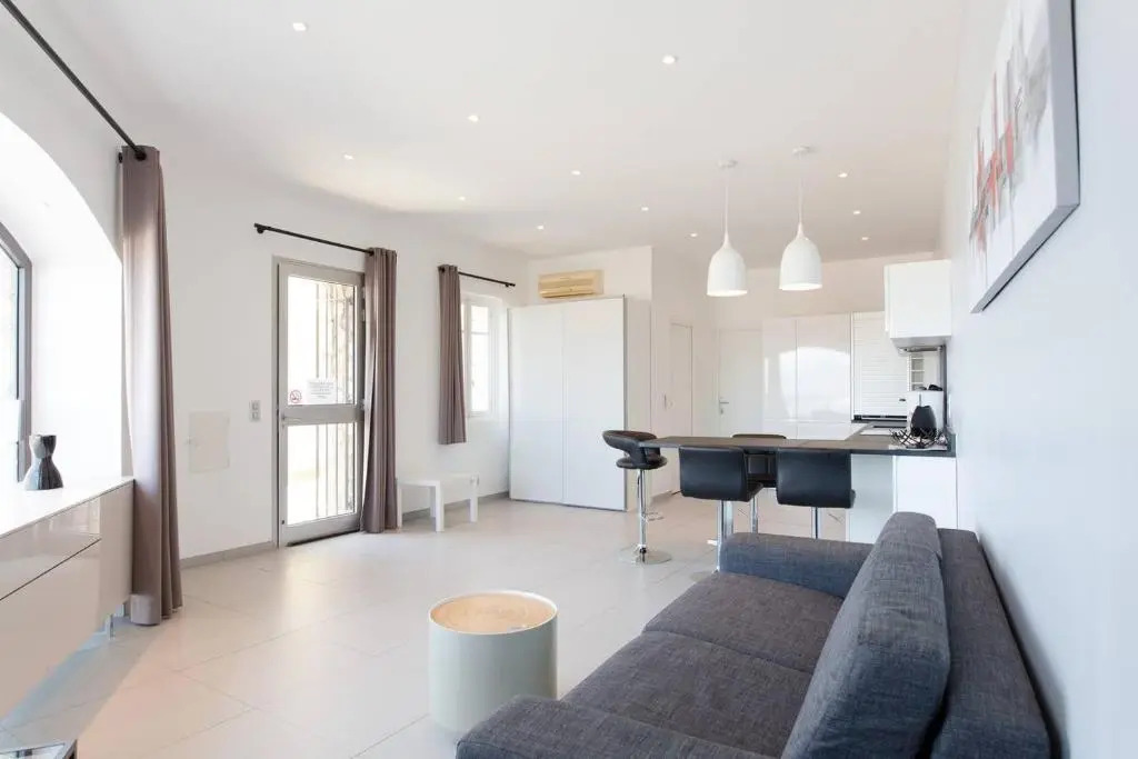 appartement 4 personnes vue mer remparts Antibes